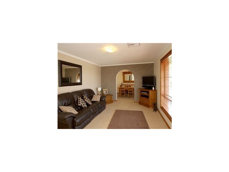 18 Quailo Avenue, Hallett Cove SA 5158