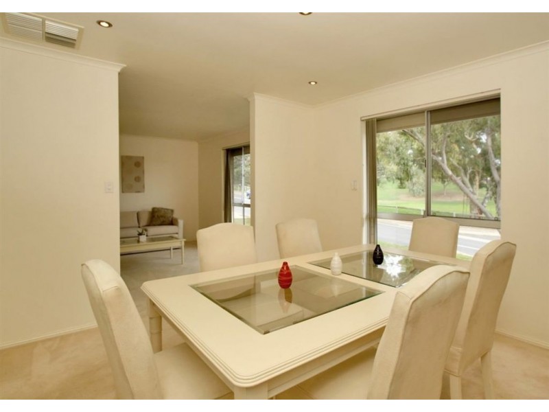 18 Medway Street, Hallett Cove SA 5158