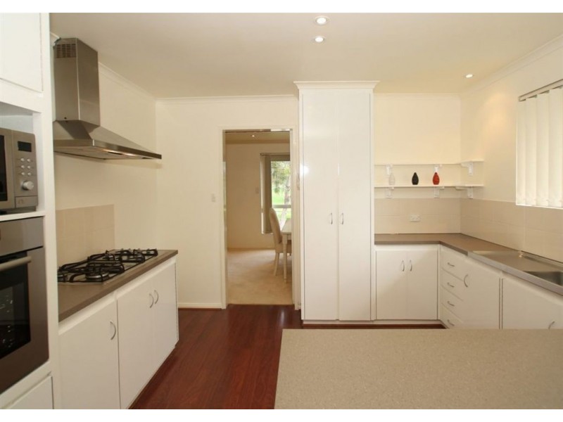 18 Medway Street, Hallett Cove SA 5158