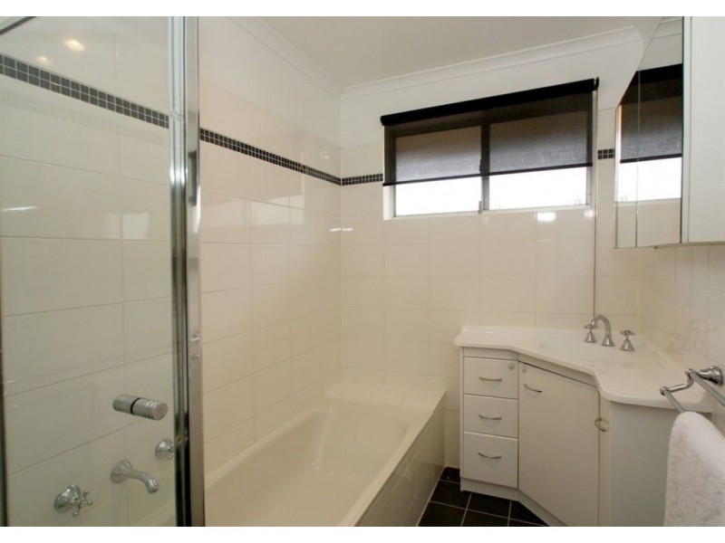 18 Medway Street, Hallett Cove SA 5158