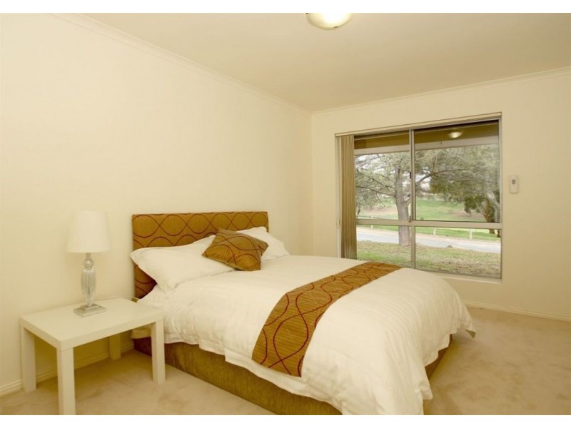 18 Medway Street, Hallett Cove SA 5158