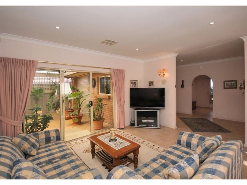 4 Murnada Street, Hallett Cove SA 5158