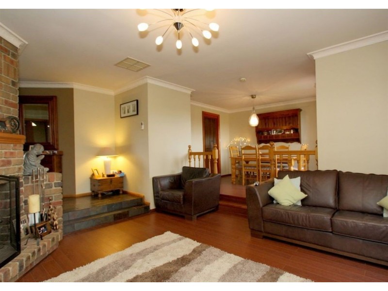 37 Quinvale Road, Hallett Cove SA 5158