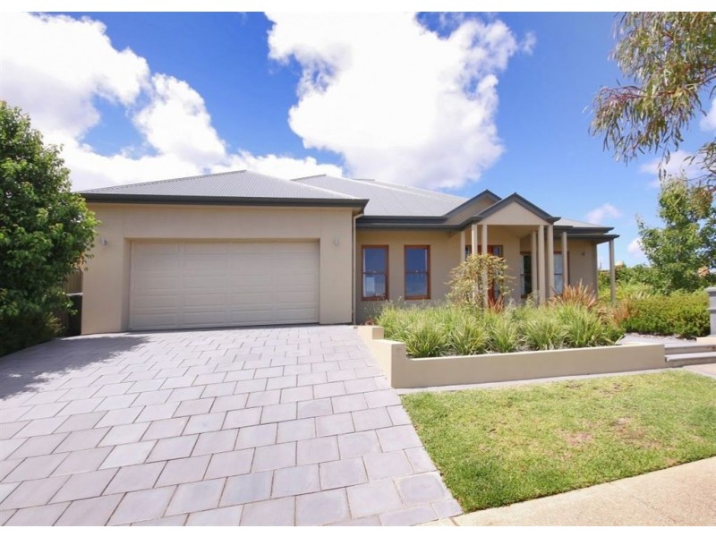 8 Evergreen Parade, Flagstaff Hill SA 5159