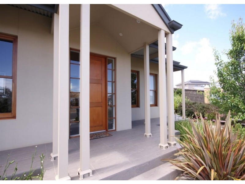 8 Evergreen Parade, Flagstaff Hill SA 5159