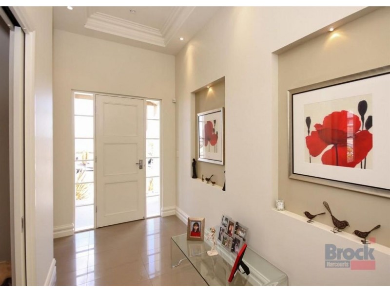 8 Evergreen Parade, Flagstaff Hill SA 5159