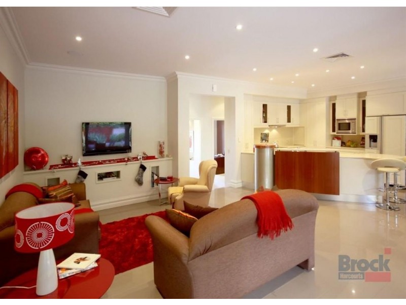 8 Evergreen Parade, Flagstaff Hill SA 5159