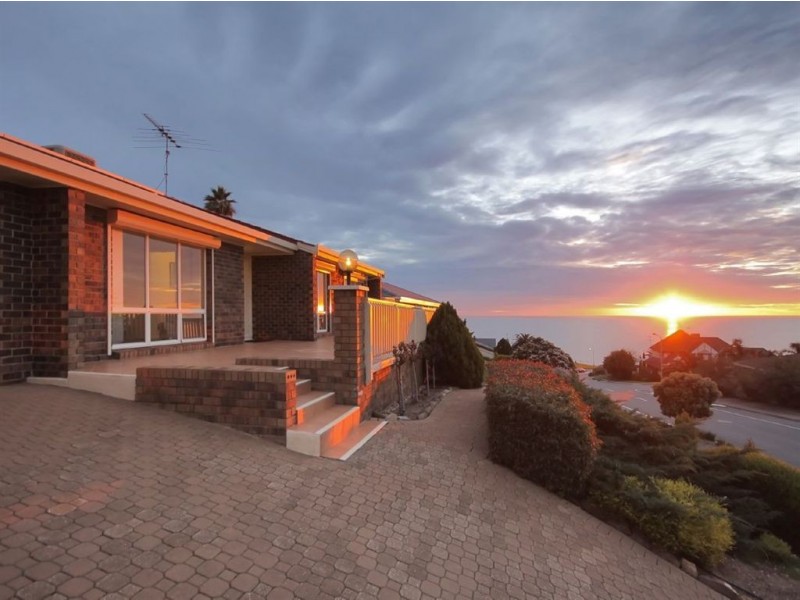 13 Dutchman Drive, Hallett Cove SA 5158