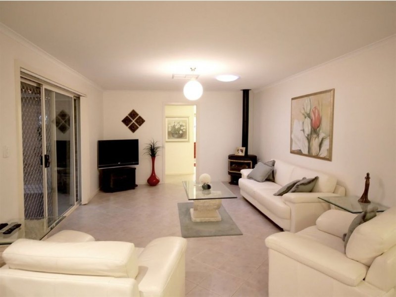 13 Dutchman Drive, Hallett Cove SA 5158