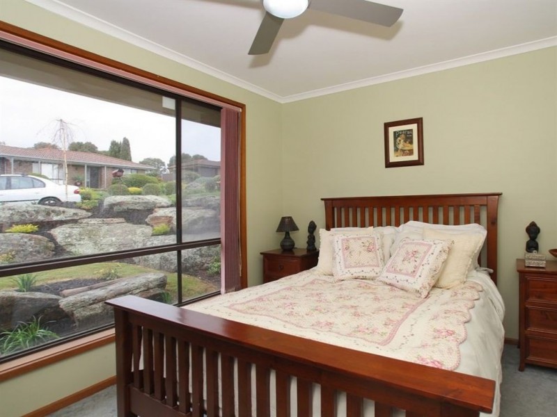 19 Caswell Drive, Hallett Cove SA 5158