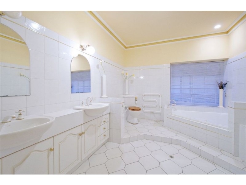 49 Vennachar Drive, Hallett Cove SA 5158