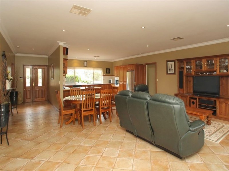 22 Ragamuffin Drive, Hallett Cove SA 5158