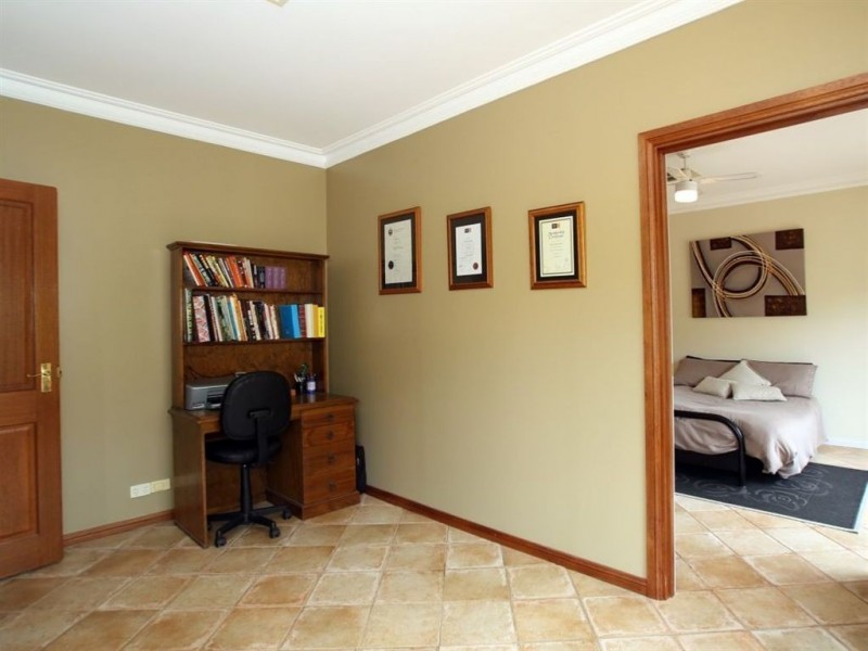 22 Ragamuffin Drive, Hallett Cove SA 5158