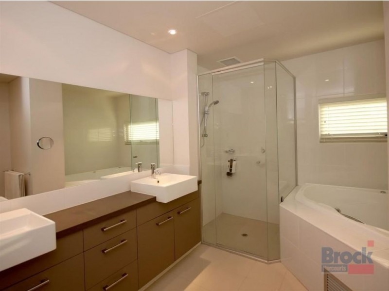 4/33A Burnham Road, Kingston Park SA 5049