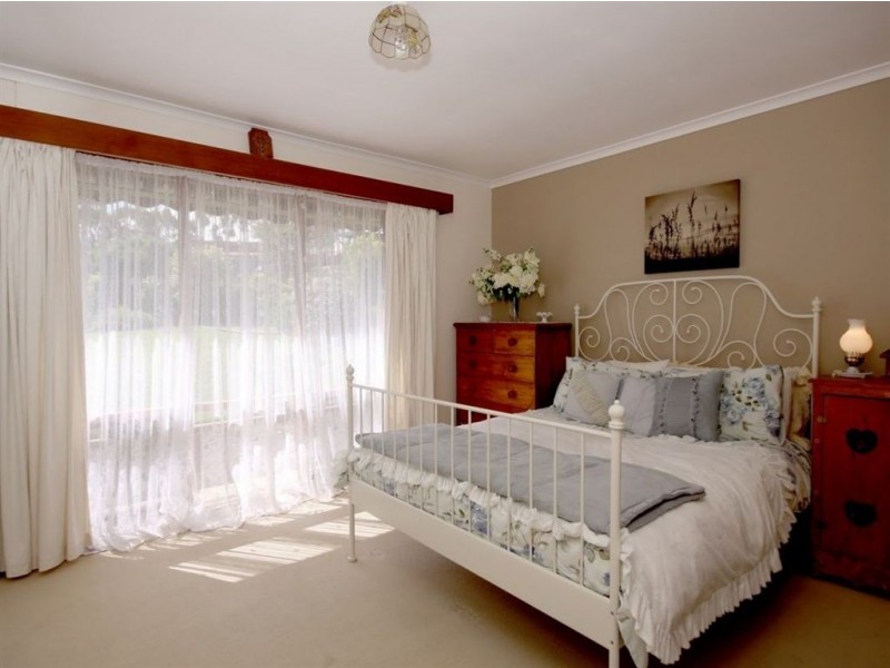 3 Gledsdale Road, Hallett Cove SA 5158