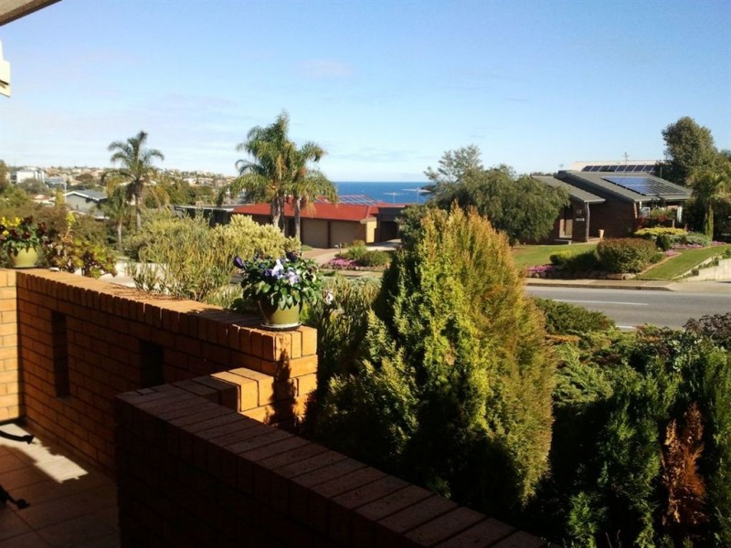 35 Dutchman Drive, Hallett Cove SA 5158