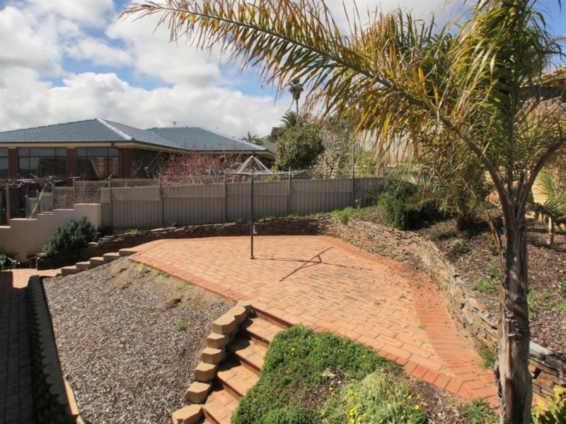 5 Dutchman Drive, Hallett Cove SA 5158