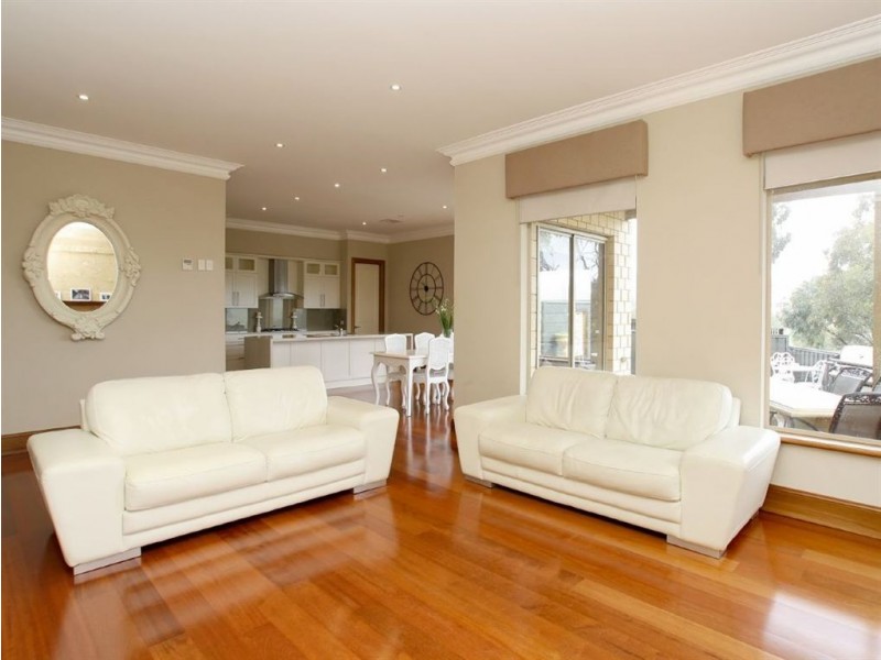 6 Lacebark Court, Flagstaff Hill SA 5159