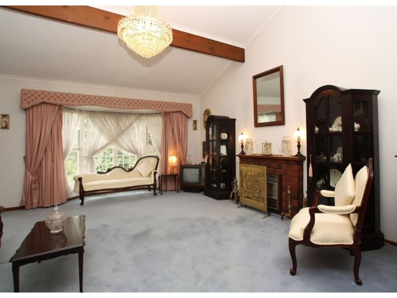 11 Mayflower Crescent, Hallett Cove SA 5158