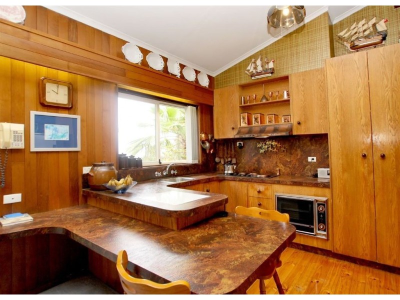 11 Mayflower Crescent, Hallett Cove SA 5158