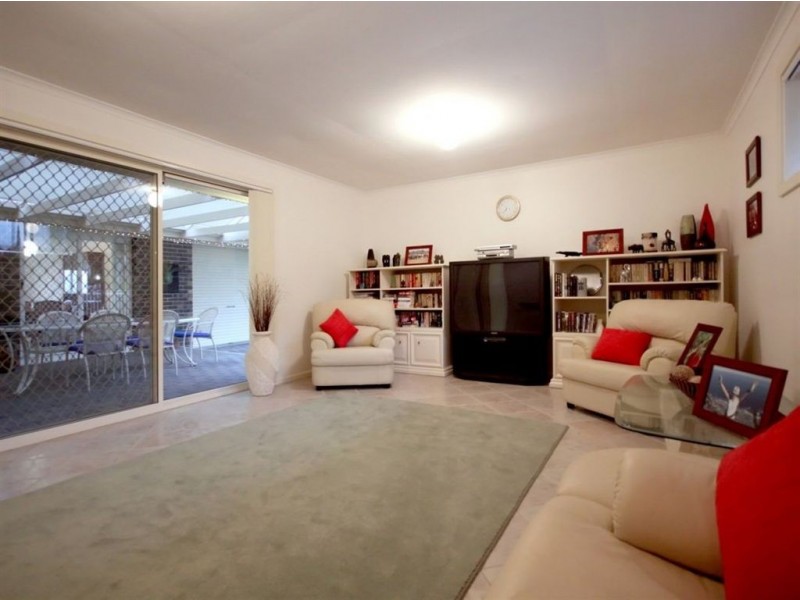 13 Dutchman Drive, Hallett Cove SA 5158