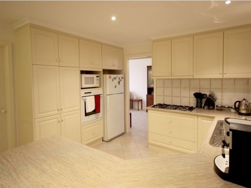 13 Dutchman Drive, Hallett Cove SA 5158