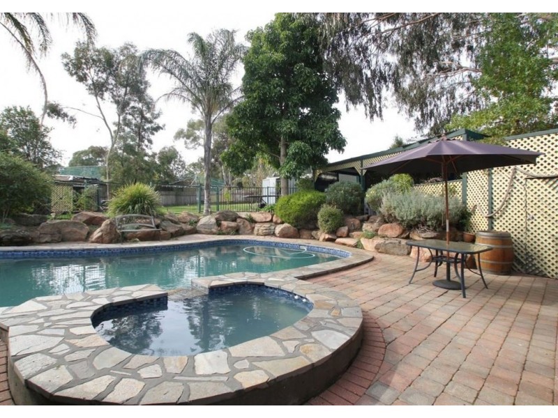 4 Lulworth place, Flagstaff Hill SA 5159