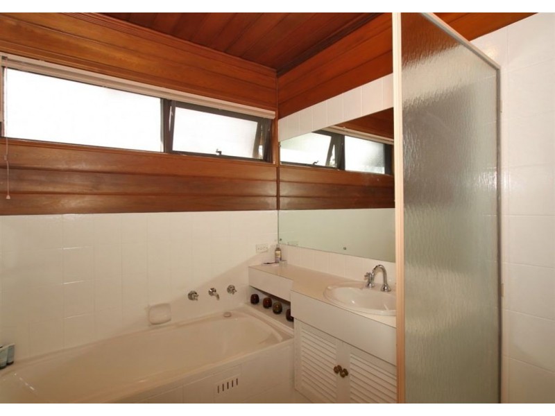 4 Lulworth place, Flagstaff Hill SA 5159