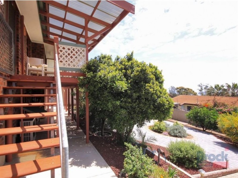 15 Madeline Crescent, Hallett Cove SA 5158