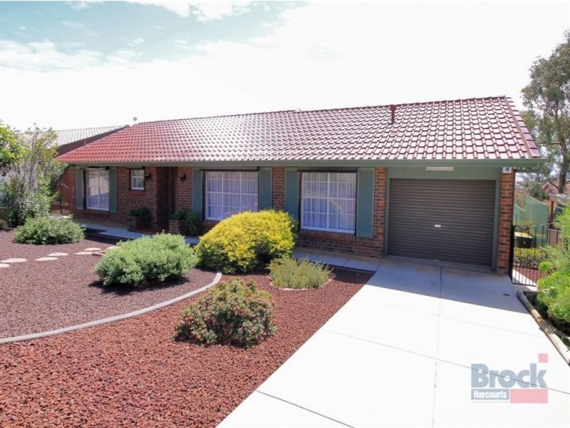 15 Madeline Crescent, Hallett Cove SA 5158