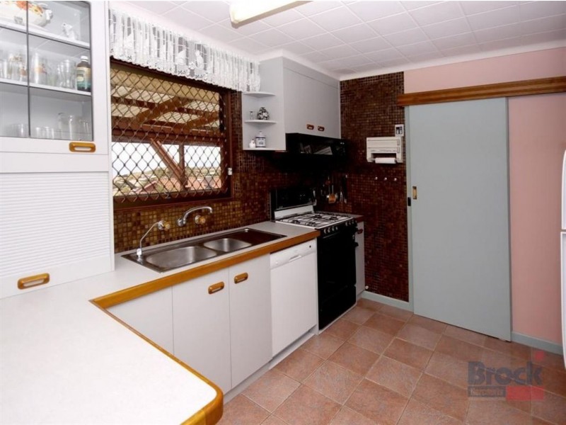15 Madeline Crescent, Hallett Cove SA 5158