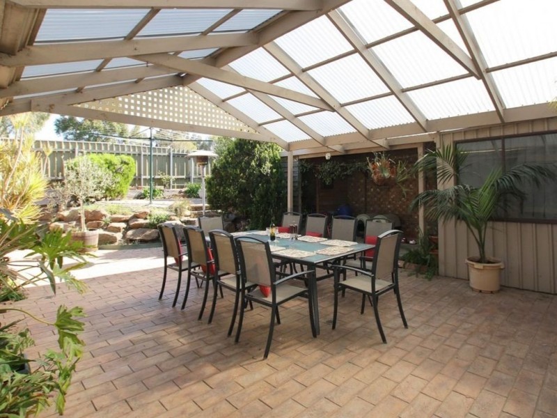 9 Spinnaker Cct, Sheidow Park SA 5158