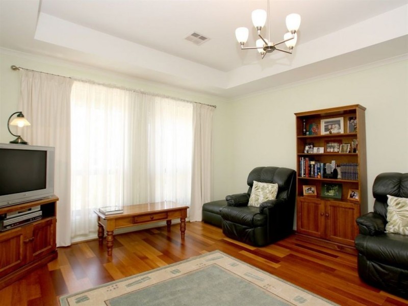 8 Pennayoona Street, Hallett Cove SA 5158