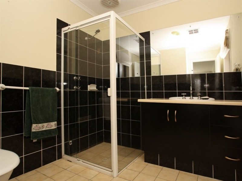 8 Pennayoona Street, Hallett Cove SA 5158
