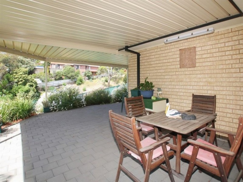 8 Pennayoona Street, Hallett Cove SA 5158