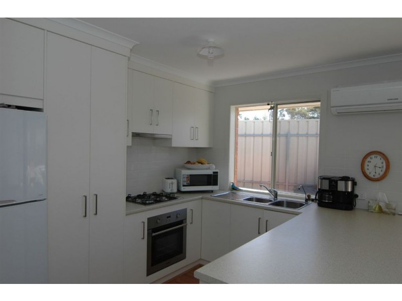 19 Lucy Court, Trott Park SA 5158