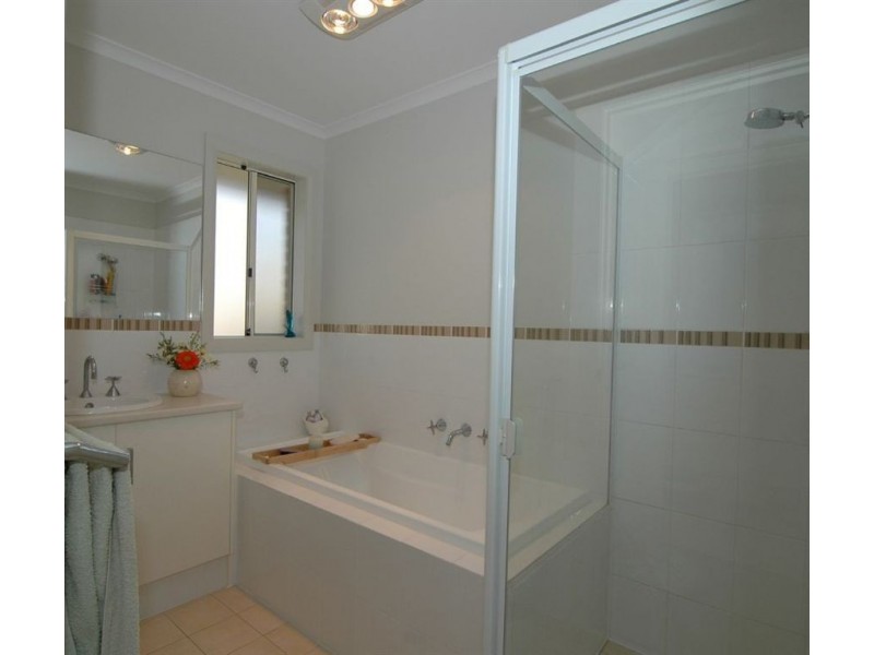 19 Lucy Court, Trott Park SA 5158