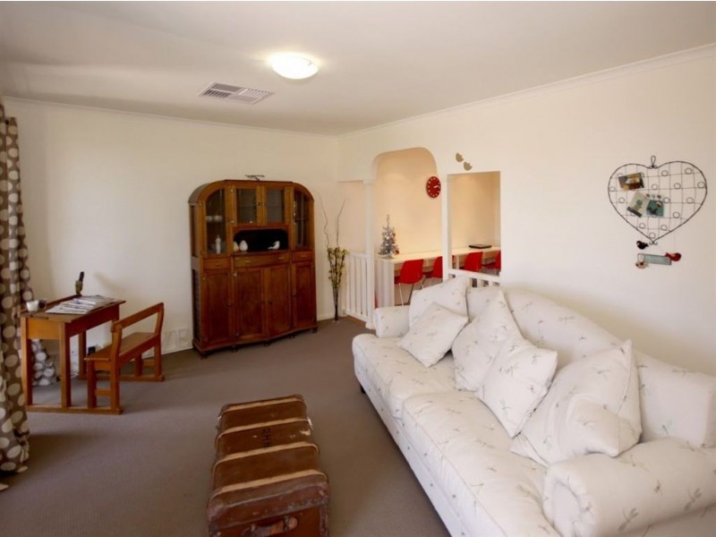 6 Moor Crescent, Hallett Cove SA 5158