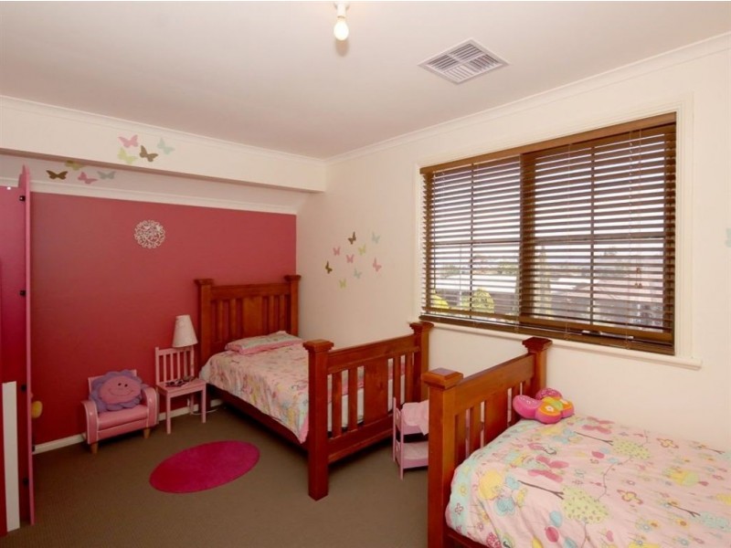 6 Moor Crescent, Hallett Cove SA 5158