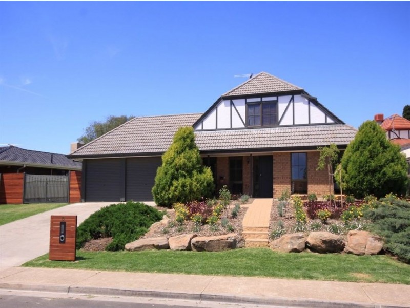 6 Moor Crescent, Hallett Cove SA 5158
