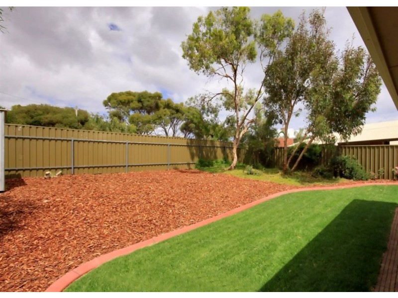 2 Clifftop Crescent, Hallett Cove SA 5158
