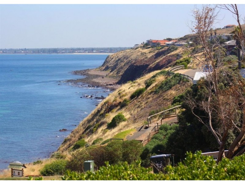 1 Clifftop Crescent, Hallett Cove SA 5158