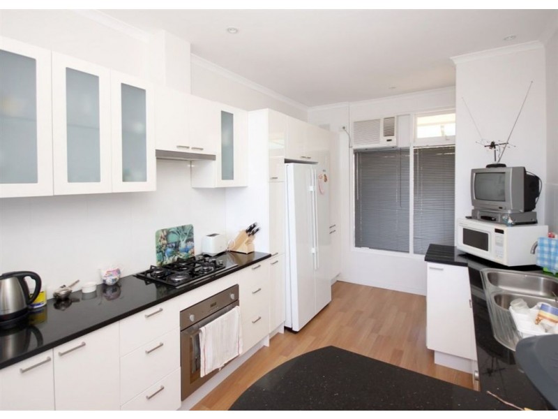 1 Clifftop Crescent, Hallett Cove SA 5158