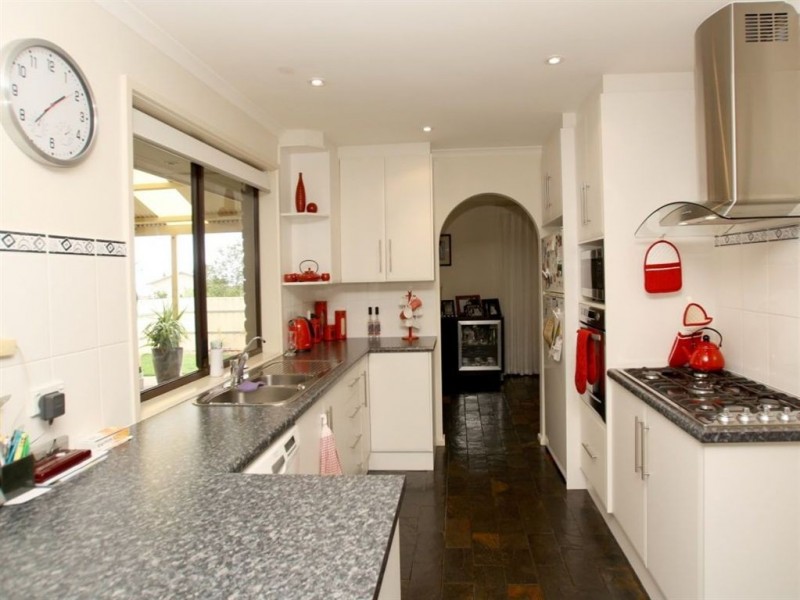 1 Rubin Street, Hallett Cove SA 5158