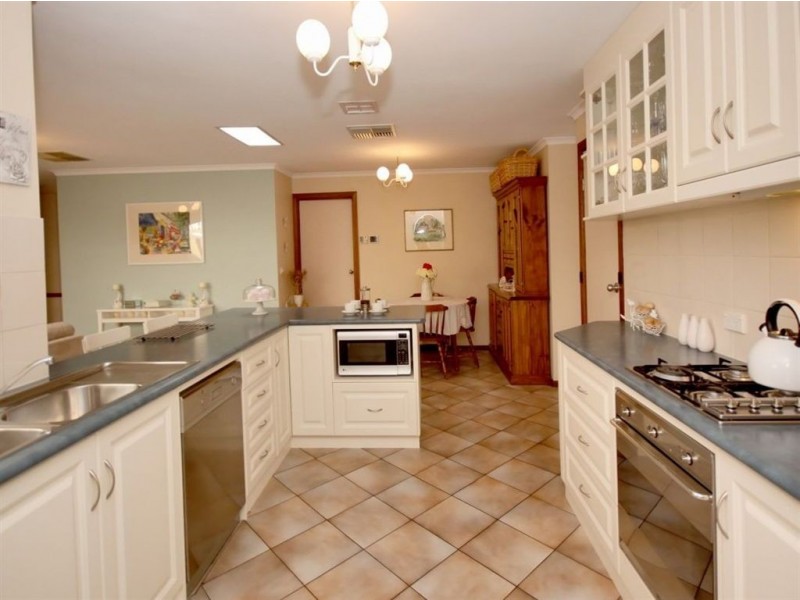 53 Quailo Avenue, Hallett Cove SA 5158