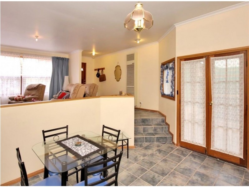 18B Moor Crescent, Hallett Cove SA 5158