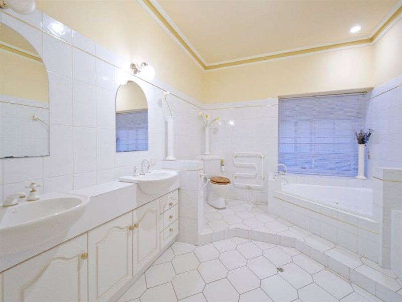49 Vennachar Drive, Hallett Cove SA 5158
