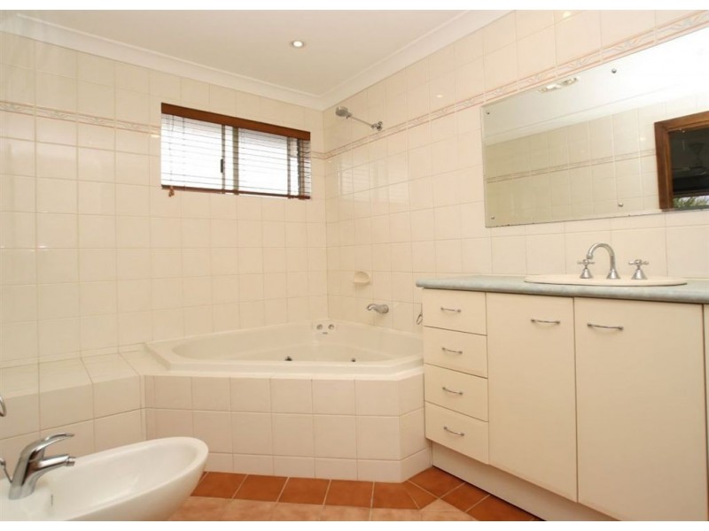 30 Lepena Crescent, Hallett Cove SA 5158