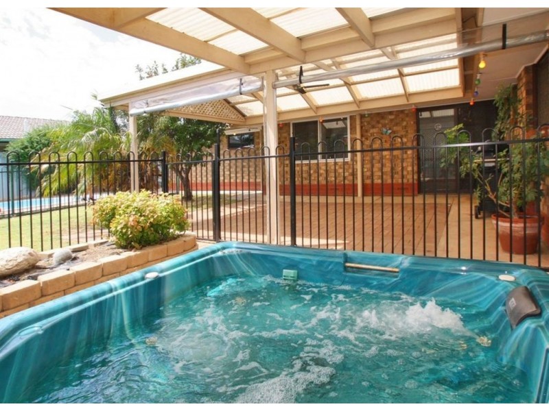 30 Lepena Crescent, Hallett Cove SA 5158