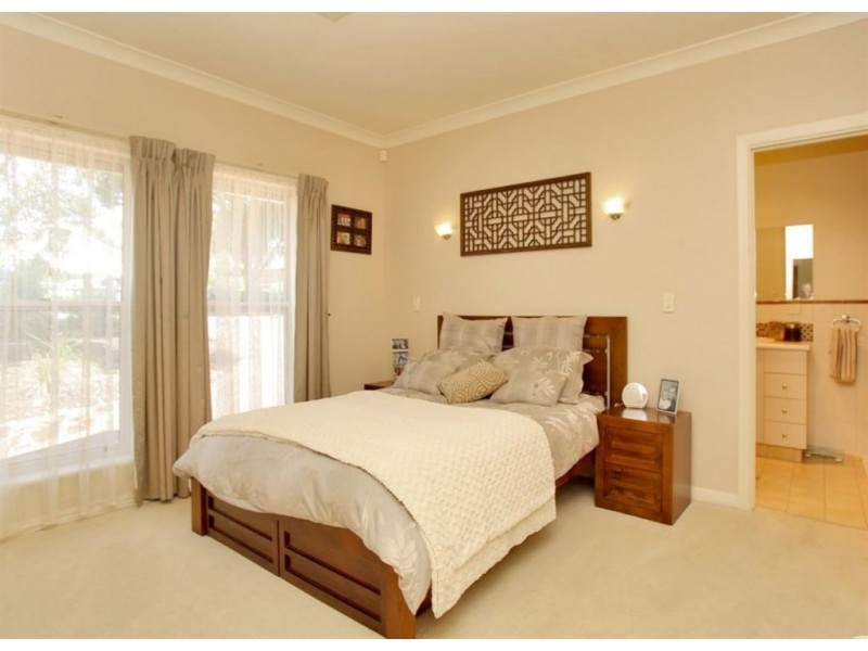 10 Wilpena Street, Eden Hills SA 5050